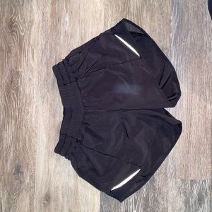 LULULEMON *like new* Hotty Hot Shorts SIZE 4 TALL